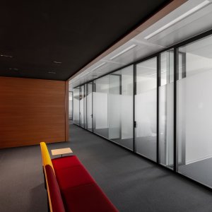 Büroetage vollständig mit dem Tecno W80 System aufgeteilt