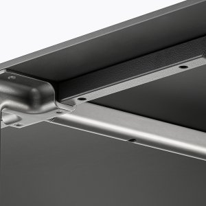 Toa Workstation für vier mit DSP-Trennpaneelen