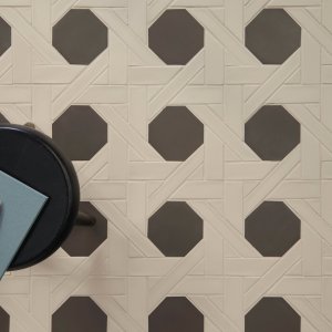 Besprechungsraum mit Weaving Boden von Mutina