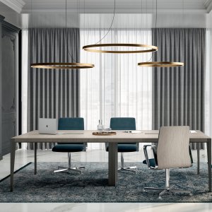 Chefzimmer mit X9 Schreibtisch und Beistelltisch von Quadrifoglio