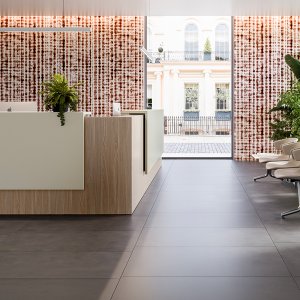 Lineare und Eckmodule des Z2 von Quadrifoglio Systems in heller Holzoptik