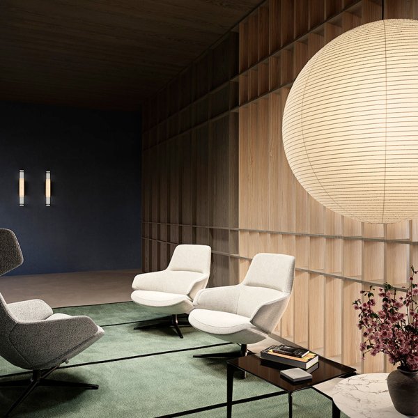 Büro-Lounge mit Arper Designsesseln und Sitzmöbeln