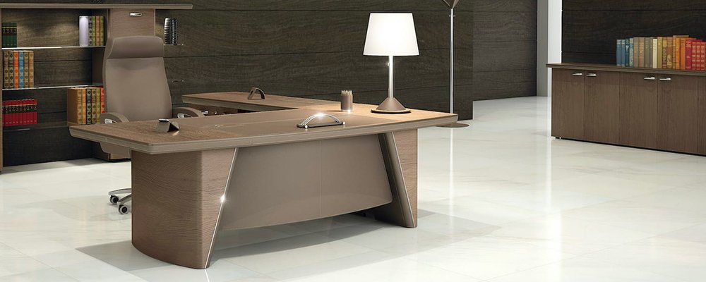 Schreibtisch mit Anbautisch und Sideboard